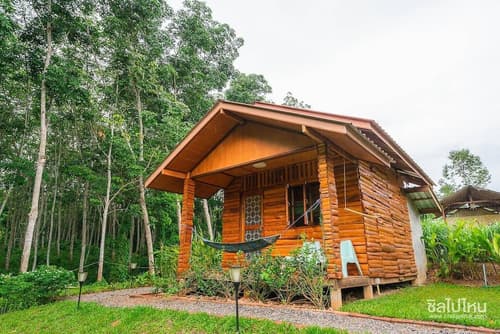 Bansuanphutarn, Room