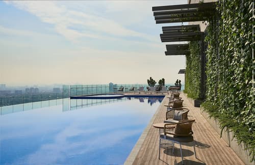 Le Méridien Petaling Jaya, Rooftop pool