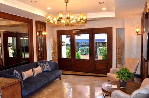 Ahmet Efendi Konagi, Lobby sitting area