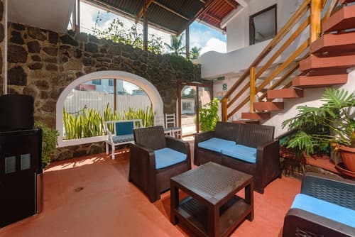 Hostal North Seymour, Reception