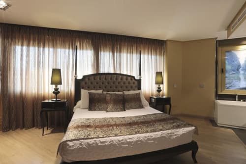 Condestable Iranzo, Room