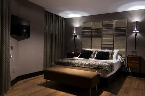 Condestable Iranzo, Room