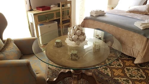 Estes, Primary image