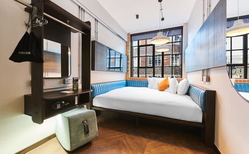 New Road Hotel, Room