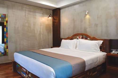 Treasures Hotel and Suites, Room