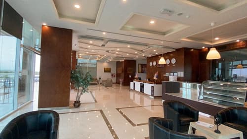 Surgrand Hotel, Reception