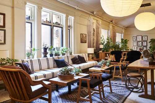 Freehand New York, Lobby sitting area