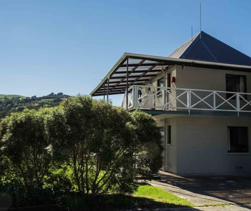 Duvauchelle Seaside Motel, Exterior