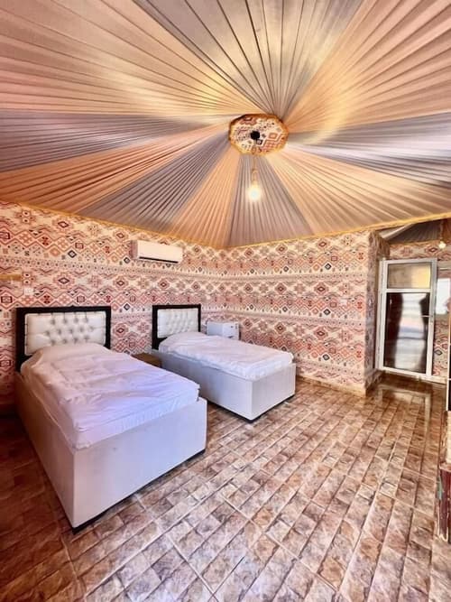 Hasan Zawaideh Camp, Room