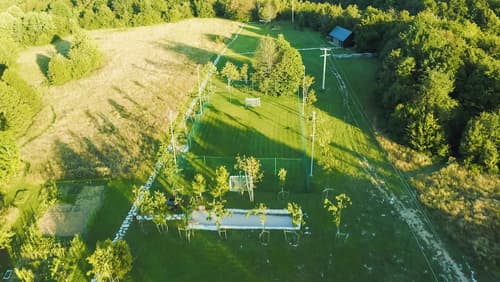 Fenomen Plitvice, Sport court