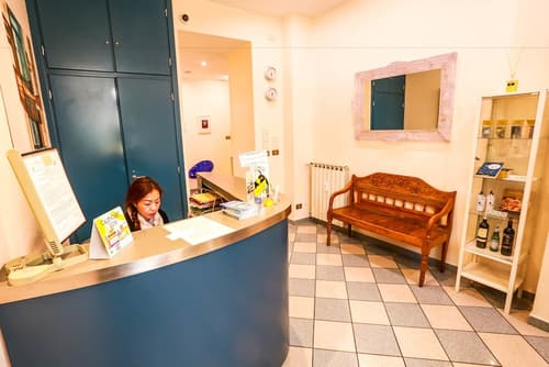 The Beehive, Reception