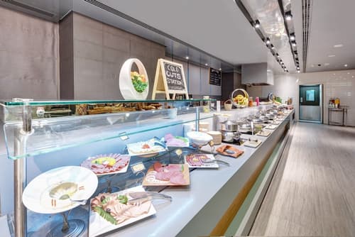 The Act Hotel Sharjah, Breakfast buffet