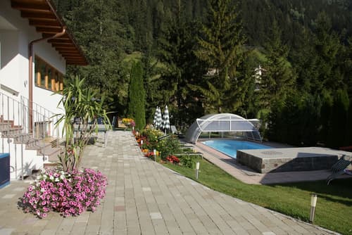 Hotel Enzian, Outdoor pool