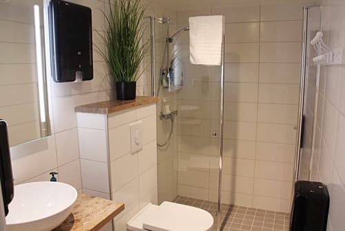 Brygga Restaurant & Room, Bathroom