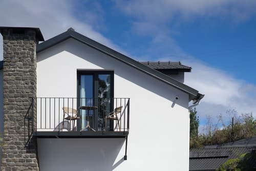 Casa das Proteas, Exterior