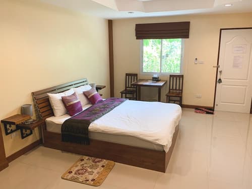 Baan Sooksiri Bangsaray, Room