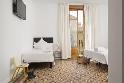 Som Nit Triomf, Room