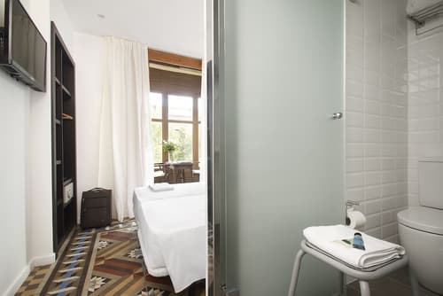 Som Nit Triomf, Room