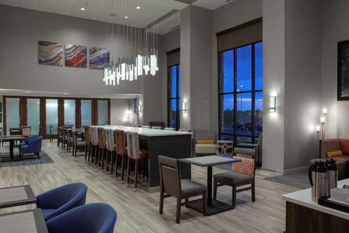 Hampton Inn & Suites Chicago-Burr Ridge, Lobby