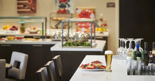 Staybridge Suites Niagara-On-The-Lake by IHG, Food and drink