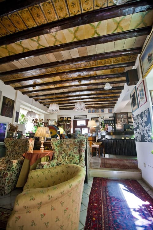 Hotel Elimo, Lobby sitting area