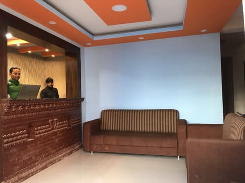 Hotel Rising Home, Reception