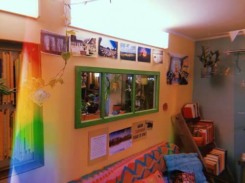 Looming Hostel, Living area