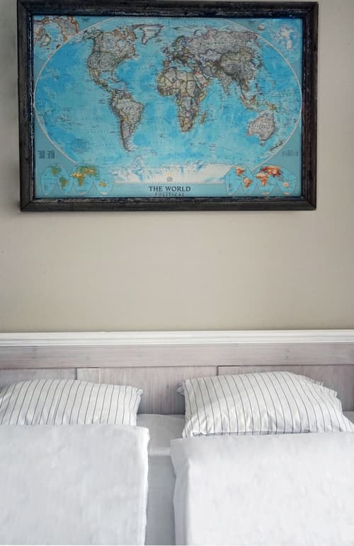 Looming Hostel, Room