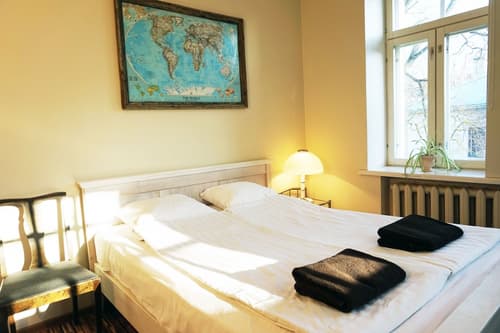 Looming Hostel, Room