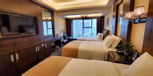 Nanyang Seascape, Room