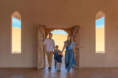 Thousand Nights Camp, Lobby