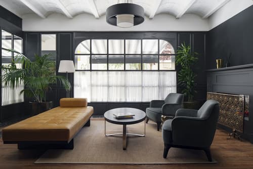 La França Travellers, Lobby sitting area