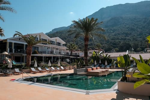 Hotel Karbelsun, Primary image