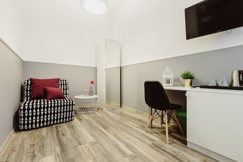 Leo Apartments Main Square, Room