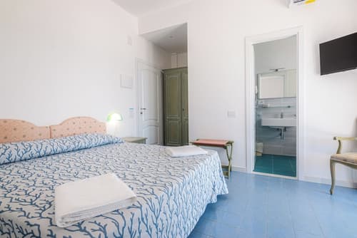 Hotel Poseidon, Room