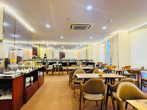 Huong Sen Annex Hotel, Restaurant