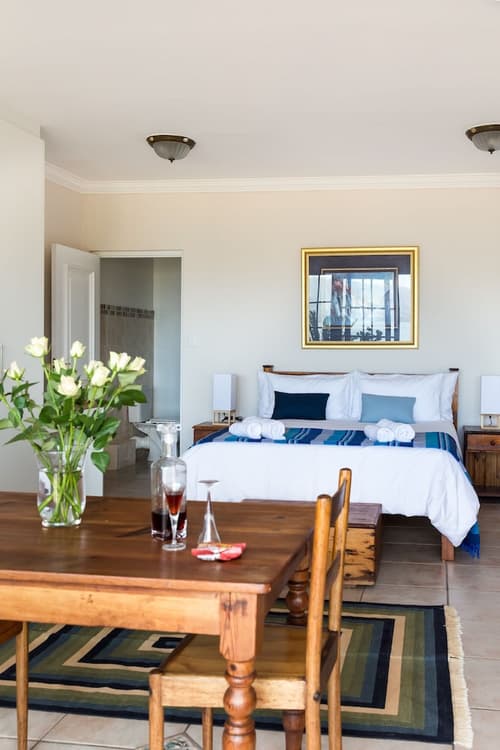 Moncrieff Manor, Room