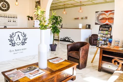 Hôtel Les Arbousiers, Lobby