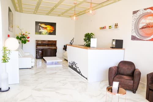 Hôtel Les Arbousiers, Lobby