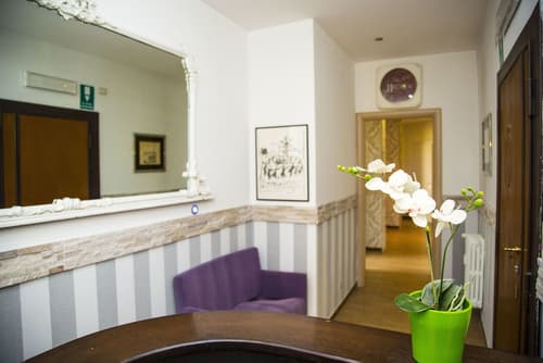 Santamaria Inn, Reception