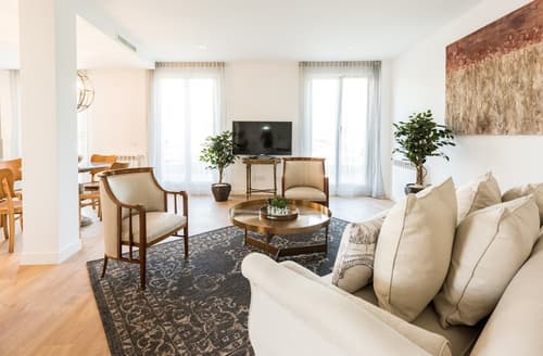 Plaza de España Skyline, Room