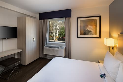 The Gatsby Hotel, Room