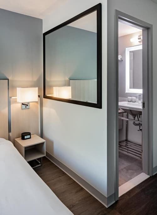 The Gatsby Hotel, Room