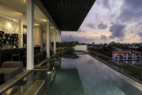 ME Colombo, Primary image