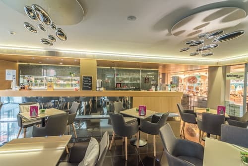 Hotel ZENA beauty & shopping center, Lobby