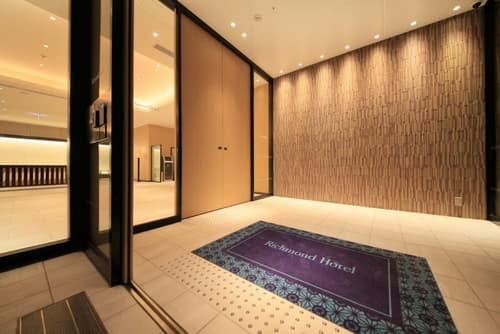 Richmond Hotel Himeji, Interior entrance