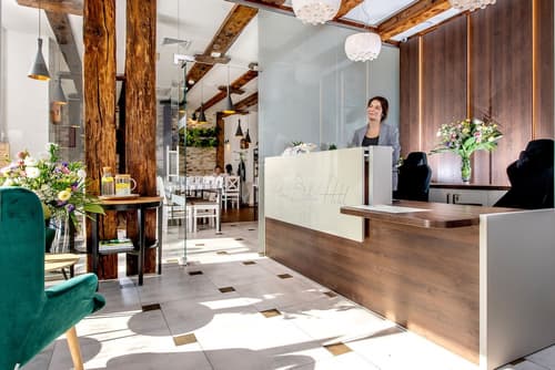 Plaza Boutique Hotel, Reception