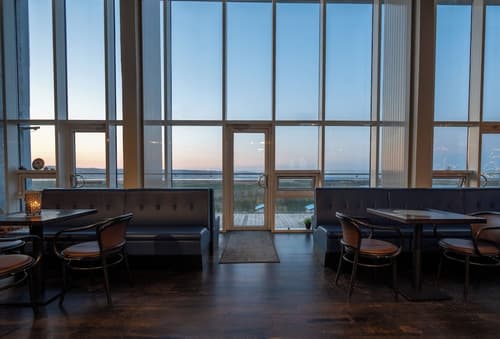 Hotel Laki, Primary image