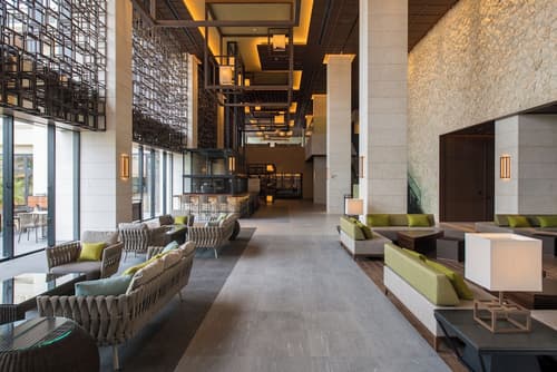Hyatt Regency Seragaki Island Okinawa, Lobby sitting area
