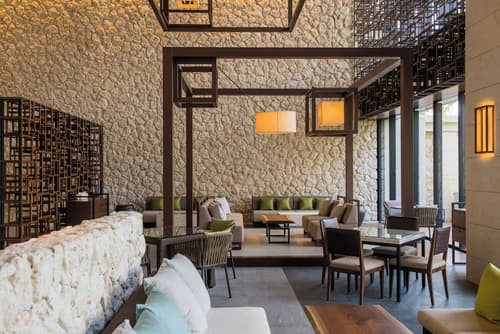 Hyatt Regency Seragaki Island Okinawa, Lobby sitting area